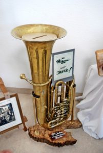 Gründonnerstag: Tischabendmahl im Gemeindehaus,